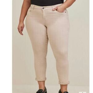 NWT Torrid Boyfriend Straight Vintage Stretch Mid-Rise Jean